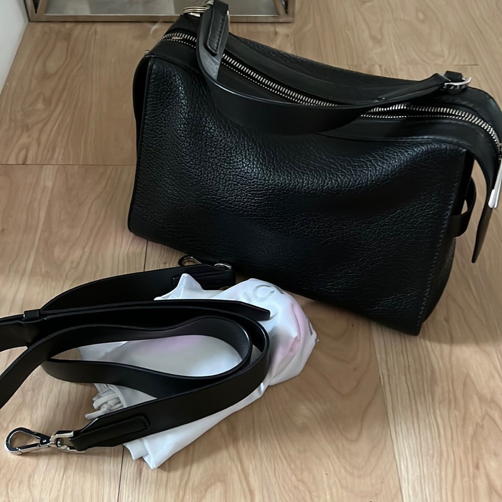 Michael Michael Kors Ingrid med. satchel black leather new condition retail $298